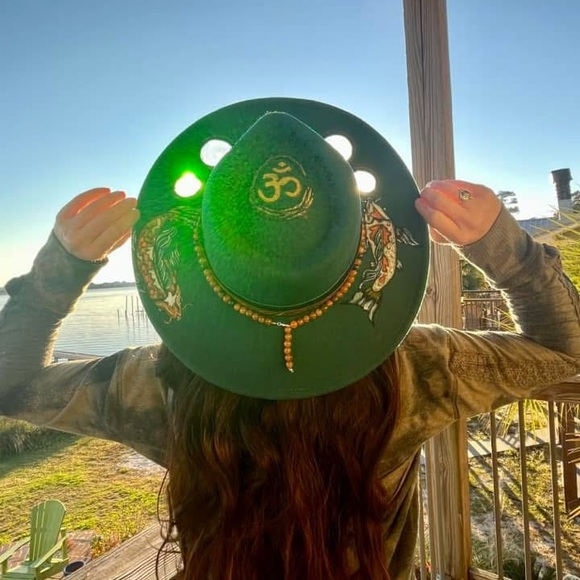 Accessories - Be the light you wish to see, namaste Pisces sun catcher hat!